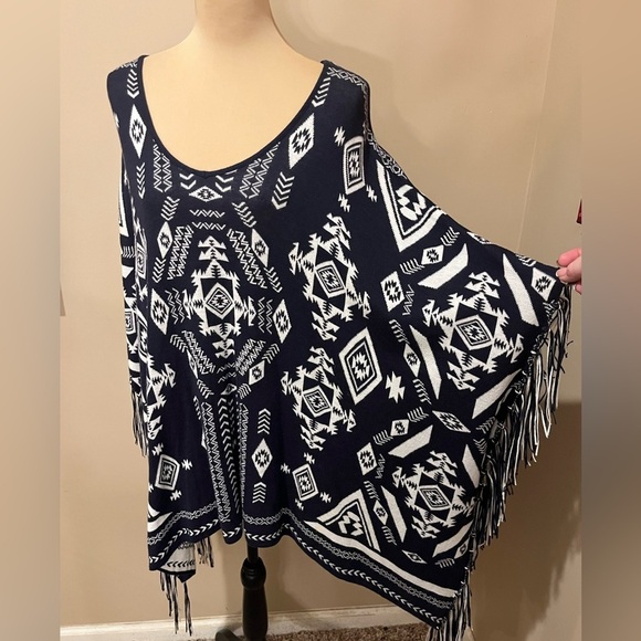 H&M Divided Navy and White Native Design Fringe Poncho, size Small - Picture 5 of 7